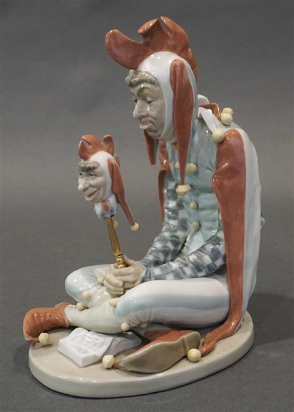 LLADRO 'COURT JESTER' FIGURINE,