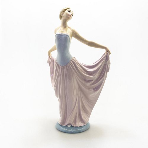 LLADRO DANCER WOMAN FIGURINE