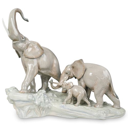LLADRO "ELEPHANT FAMILY"