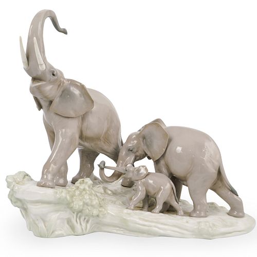 LLADRO "ELEPHANT FAMILY"