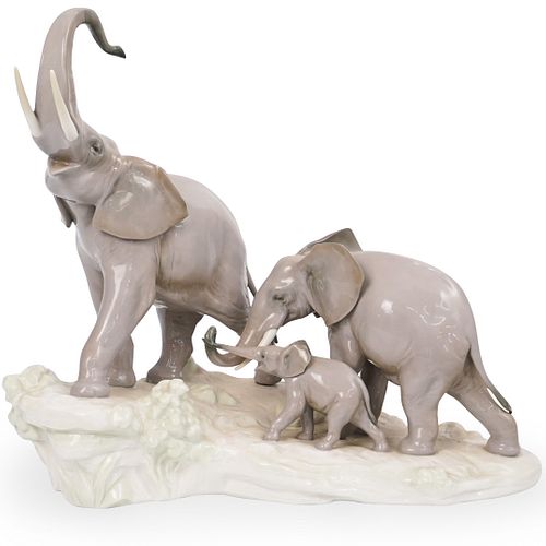 LLADRO "ELEPHANT FAMILY"