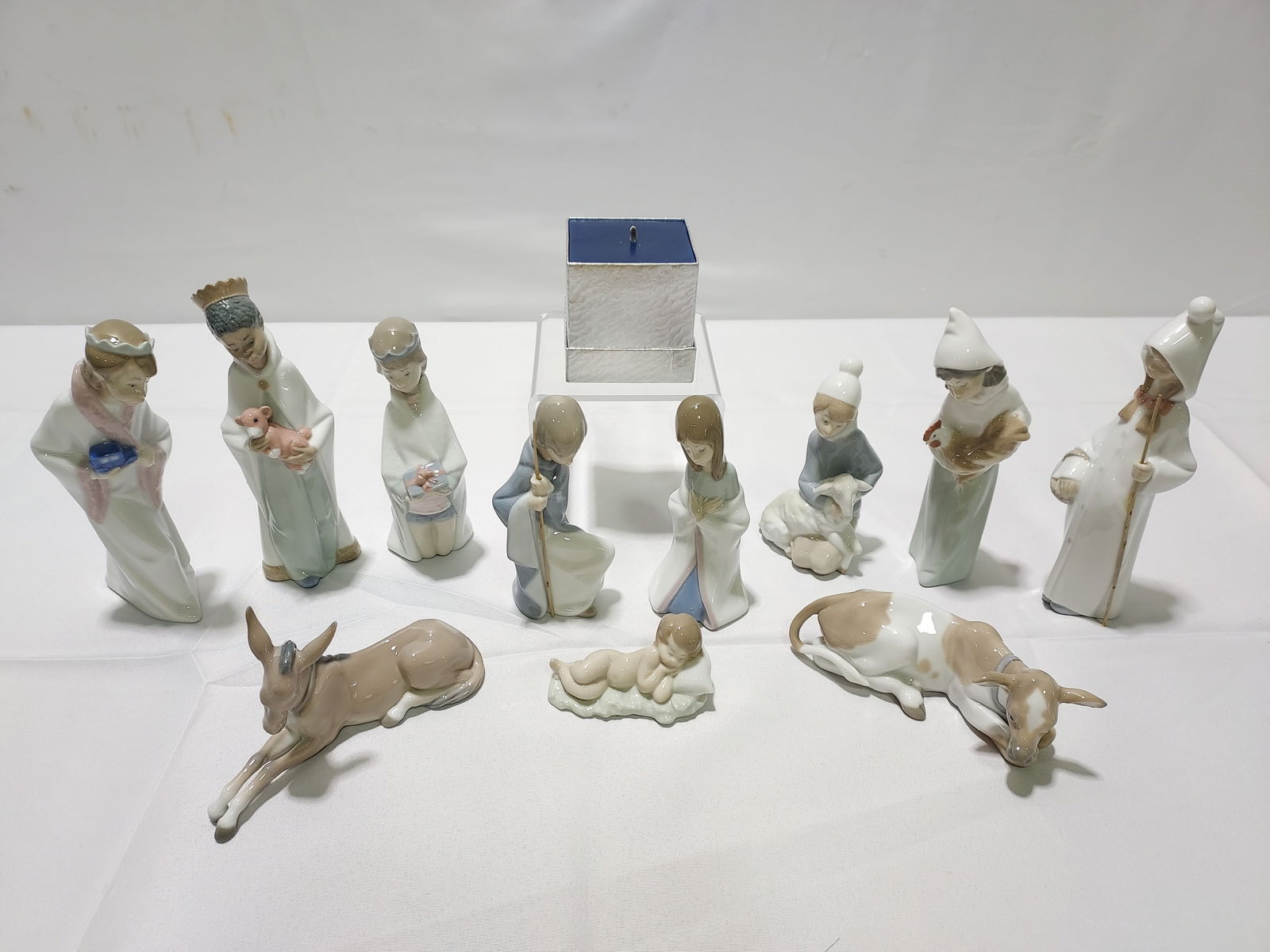 LLADRO ELEVEN PIECE CHILDREN'S