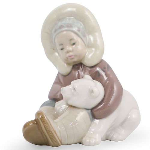 LLADRO "ESKIMO PLAYING" PORCELAIN