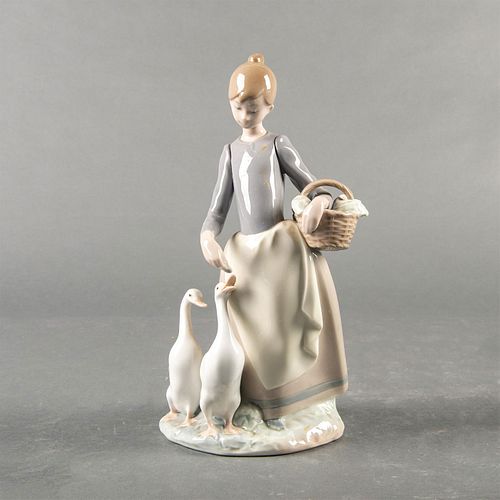 LLADRO FIGUIRNE, PACING THE DUCKS