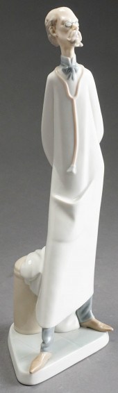 LLADRO FIGURE OF A DOCTOR H: 1