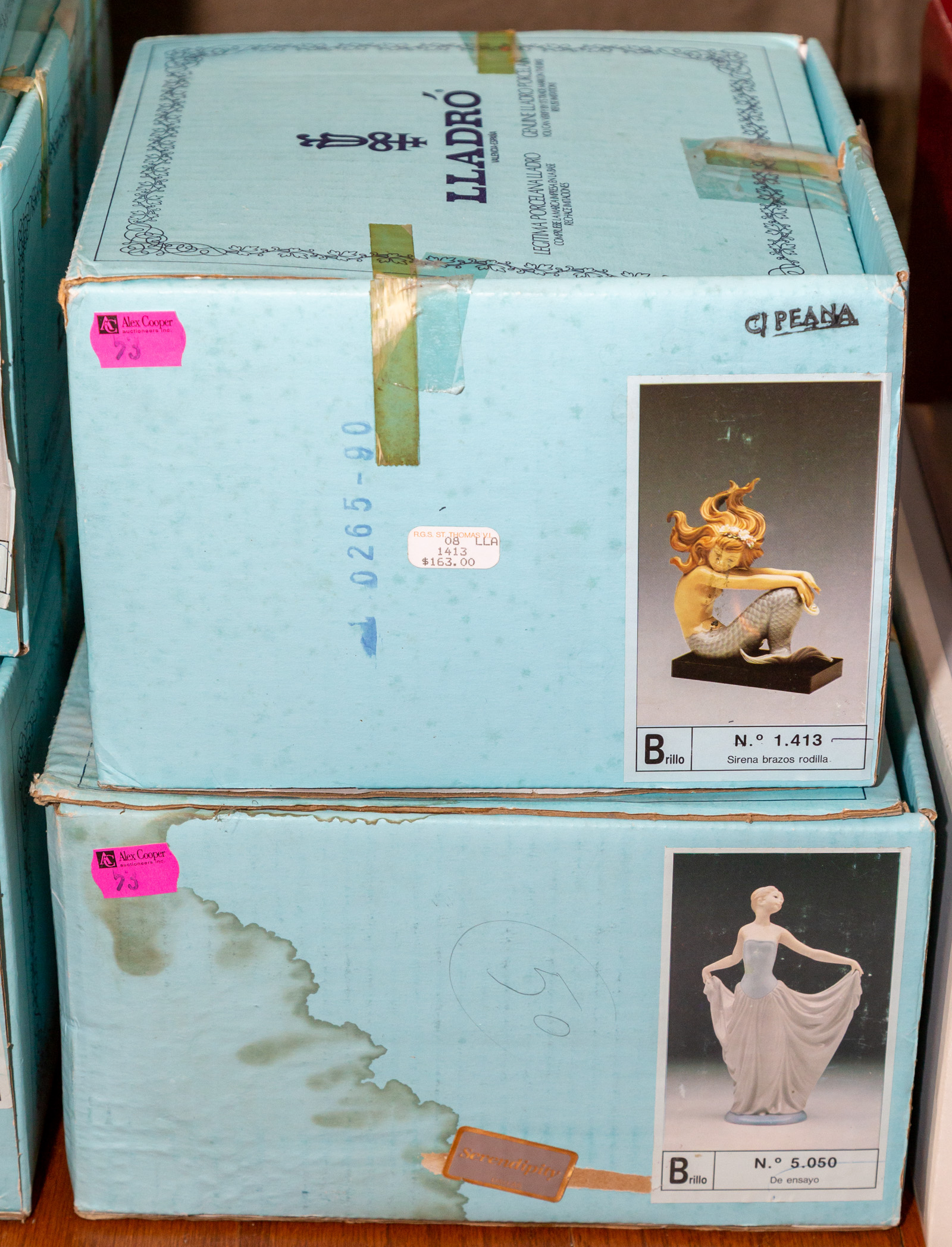 LLADRO FIGURE OF A WOMAN & A