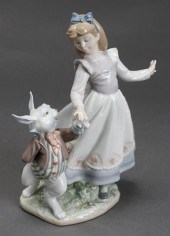LLADRó FIGURE OF 'ALICE IN WON