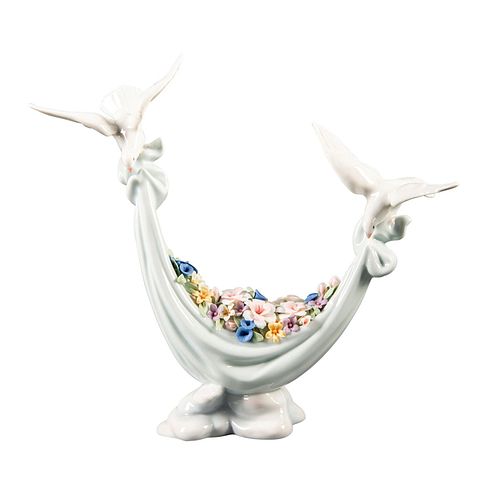 LLADRO FIGURE, PETALS OF PEACE
