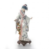 LLADRO FIGURINE, 4840 TERUKO W