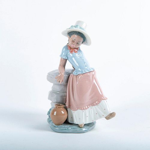 LLADRO FIGURINE, A STEPPIN TIME