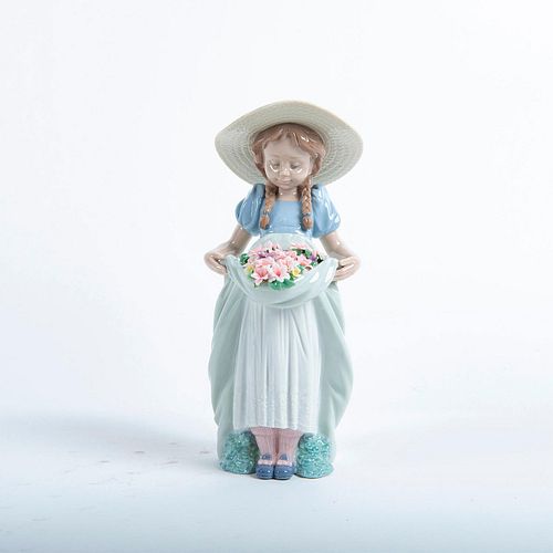 LLADRO FIGURINE, BOUNTIFUL BLOSSOMS