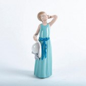 LLADRO FIGURINE, COIFFURE GIRL