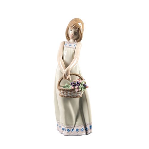 LLADRO FIGURINE, FLORAL TREASURES