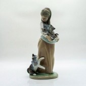 LLADRO FIGURINE, GIRL WITH CAT