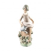 LLADRO FIGURINE, GIRL WITH WAT