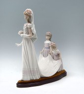 LLADRO FIGURINE ''HERE COMES T
