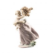 LLADRO FIGURINE, PLAYING MOM 0