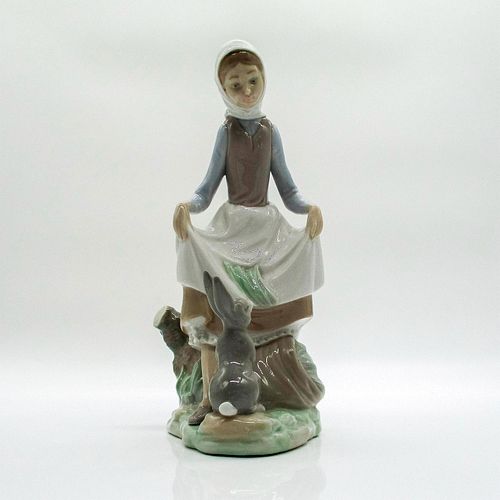 LLADRO FIGURINE, RABBIT'S FOOD