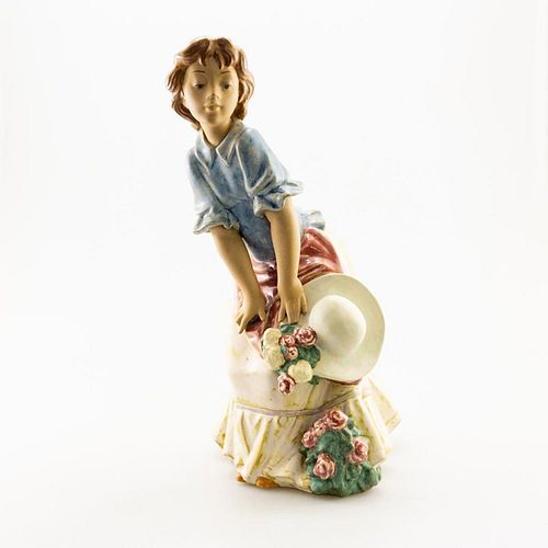 LLADRO FIGURINE, WOMAN WITH