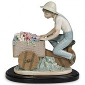 LLADRO "FLOWER PEDDLER" PORCEL