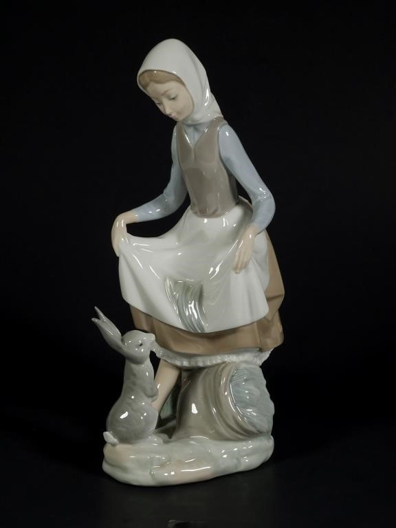 LLADRO GIRL WITH RABBIT