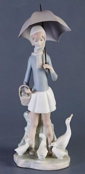 LLADRO "GIRL WITH UMBRELLA" #4