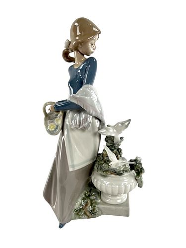 LLADRO "IN THE GARDEN" #5416