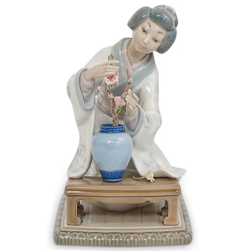 LLADRO "JAPANESE GIRL" PORCELAIN