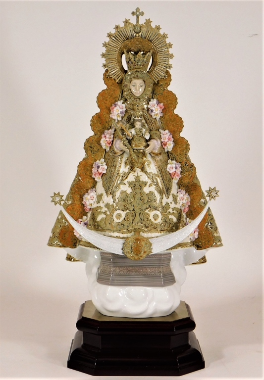 LLADRO MADONNA OF ROCIO PORCELAIN