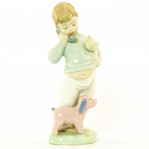 LLADRO NAO FIGURINE, SOMEONE IS