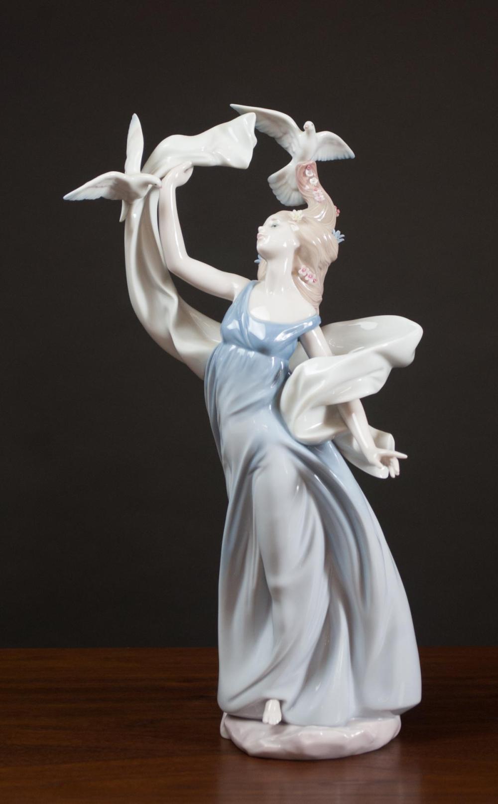 LLADRO "NEW HORIZONS" PORCELAIN
