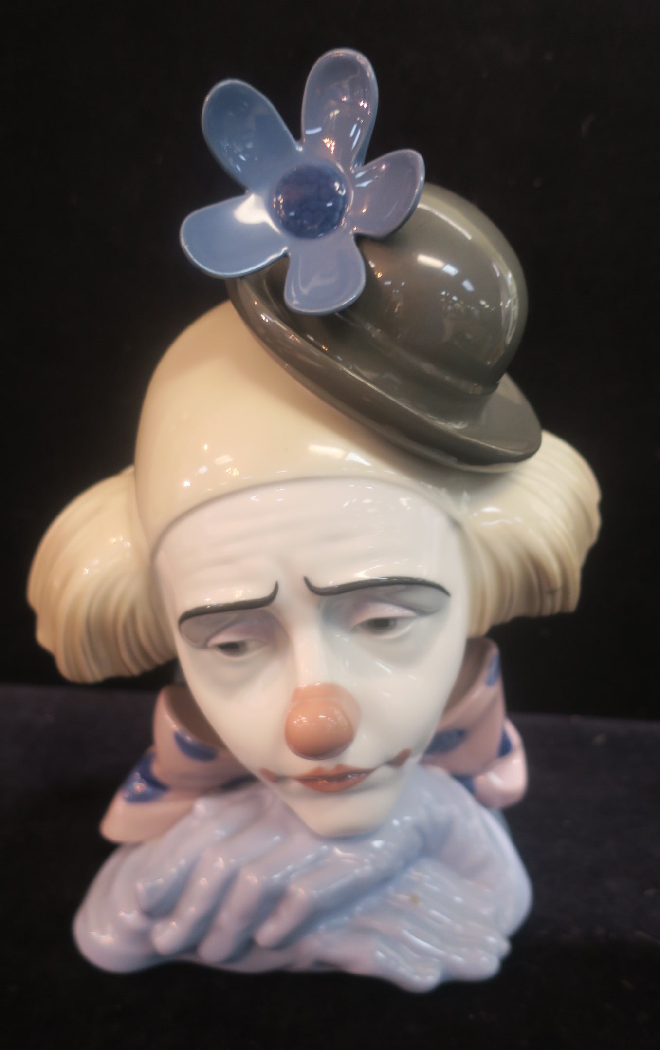 LLADRO, PENSIVE CLOWN'S HEAD BY
