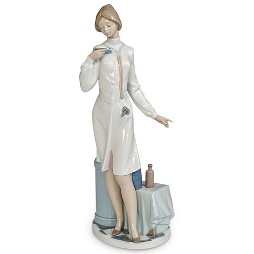 LLADRO "PHYSICIAN" PORCELAIN