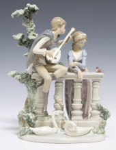LLADRO PORCELAIN FIGURAL GROUP