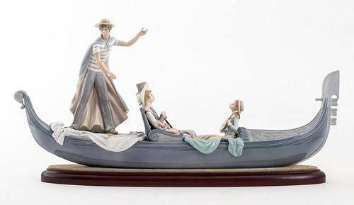 LLADRO PORCELAIN FIGURAL GROUP