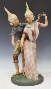 LLADRO PORCELAIN FIGURAL GROUP