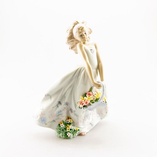 LLADRO PORCELAIN FIGURE 6647,