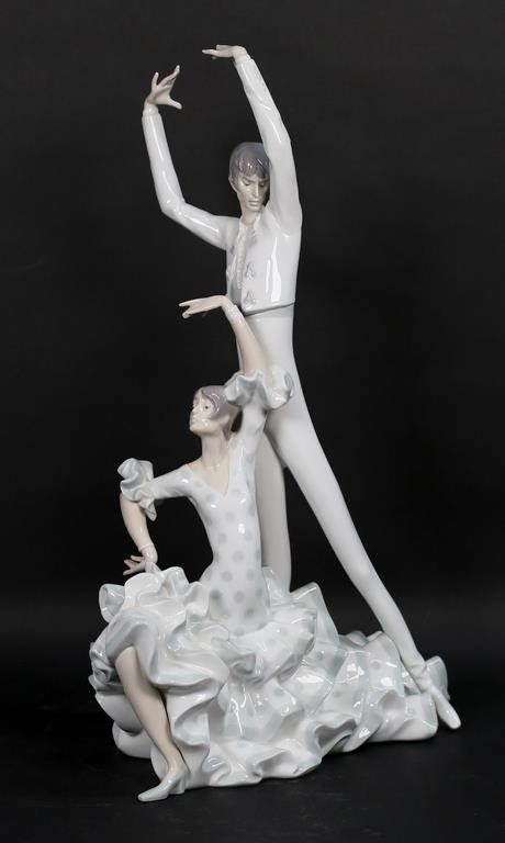 LLADRO PORCELAIN FIGURE GROUP