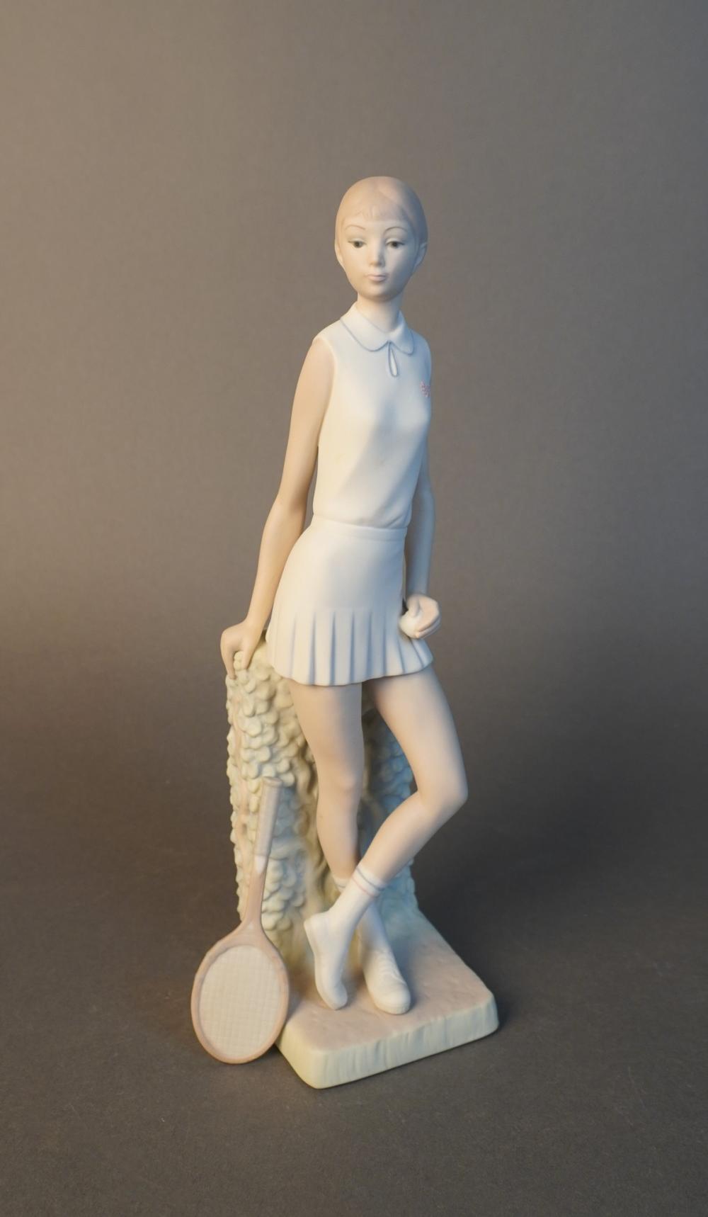 LLADRO PORCELAIN FIGURE OF A TENNIS