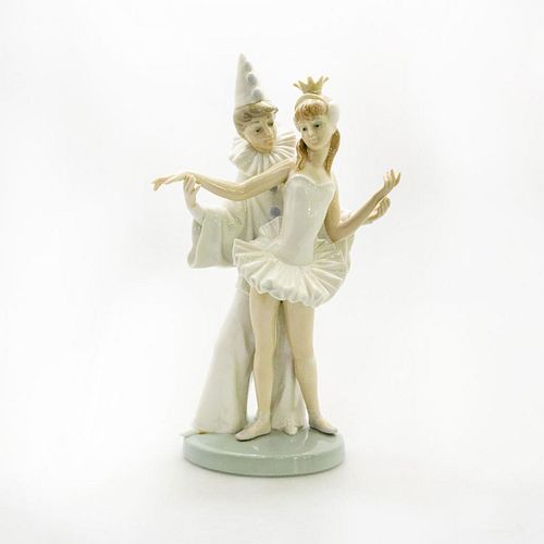 LLADRO PORCELAIN FIGURINE