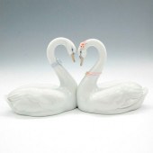 LLADRO PORCELAIN FIGURINE, END