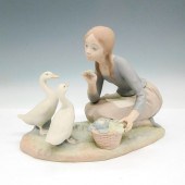 LLADRO PORCELAIN FIGURINE, FOO