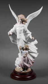 LLADRO PORCELAIN FIGURINE GUAR