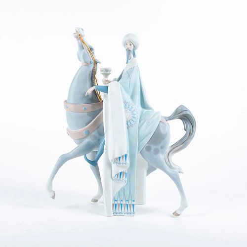 LLADRO PORCELAIN FIGURINE, KING