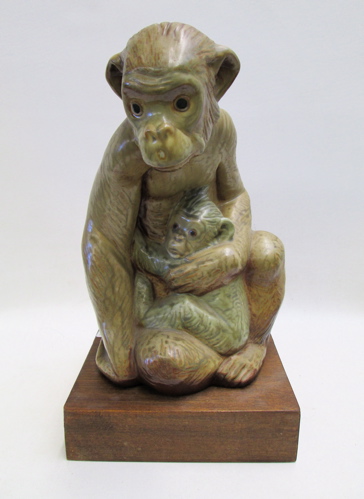 LLADRO PORCELAIN FIGURINE:
