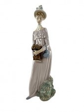 LLADRO PORCELAIN FIGURINE "MY