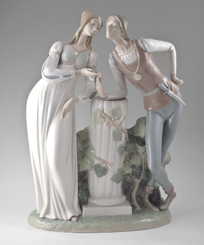 LLADRO PORCELAIN FIGURINE ROMEO AND