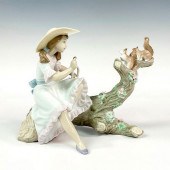 LLADRO PORCELAIN FIGURINE, SPR