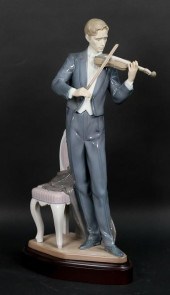 LLADRO PORCELAIN FIGURINE VIOL