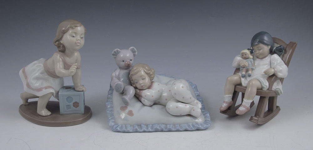 LLADRO PORCELAIN FIGURINES: 1)